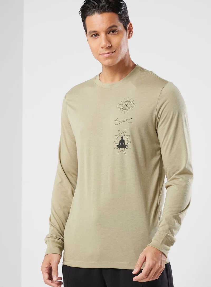 Nike Dri-Fit Seasonal Yoga Pre T-Shirt