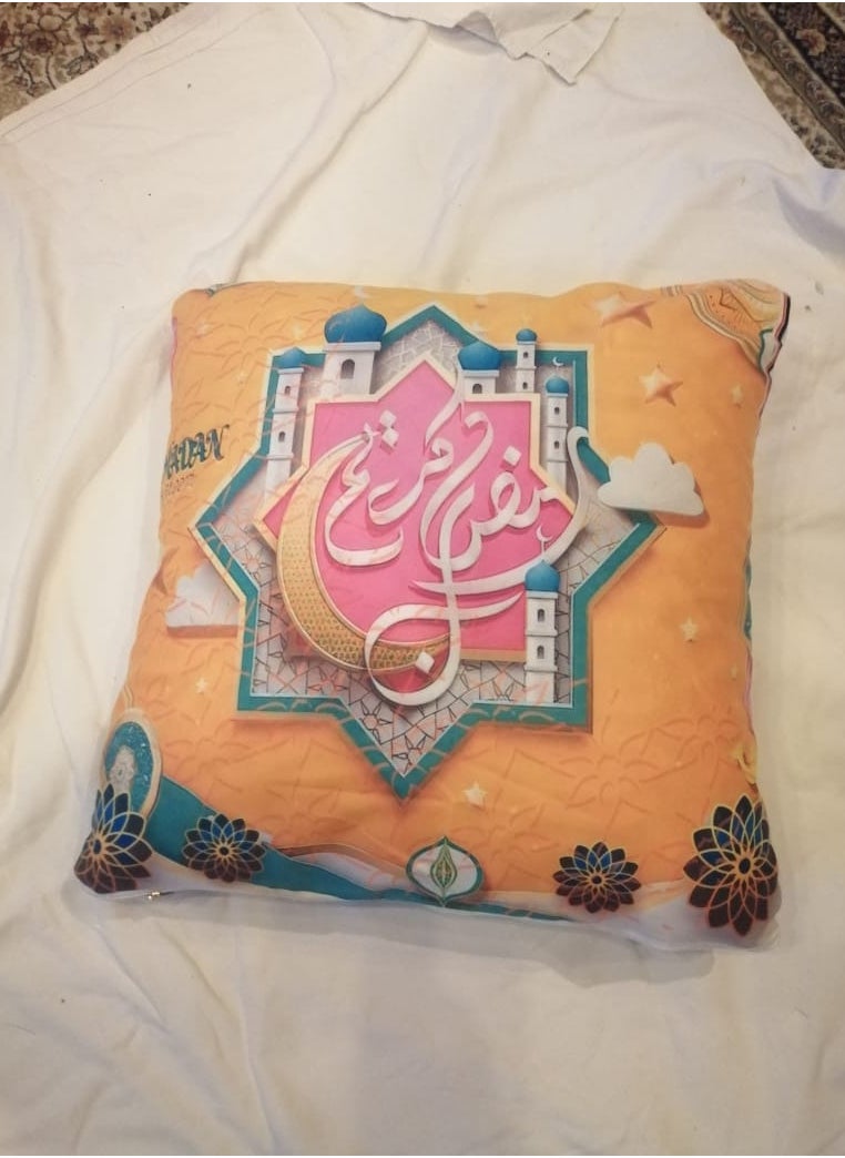 مفرش لزينه رمضان من قماش الستان مقاس متر ونص في متر ونص + 2 كسوه للكوشنات من نفA tablecloth for Ramadan decorations made of satin fabric, size one and a half meters by one and a half metersس اللون  - Image 3