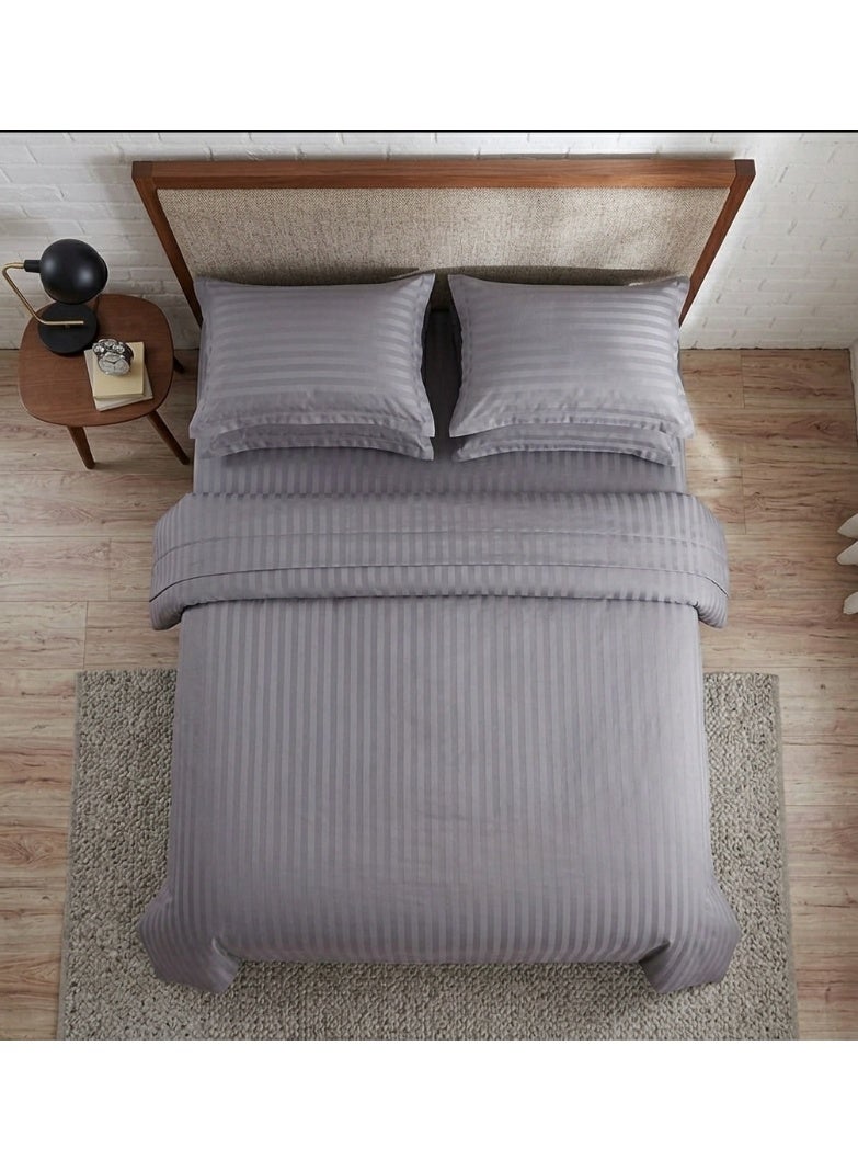 ريشا هوم طقم غطاء لحاف مخطط باللون الرمادي من ريشاهوم 6 قطع - مقاس كينج (غطاء لحاف 220x240 سم، شرشف مطاطي 160x200+30 سم) - Image 1