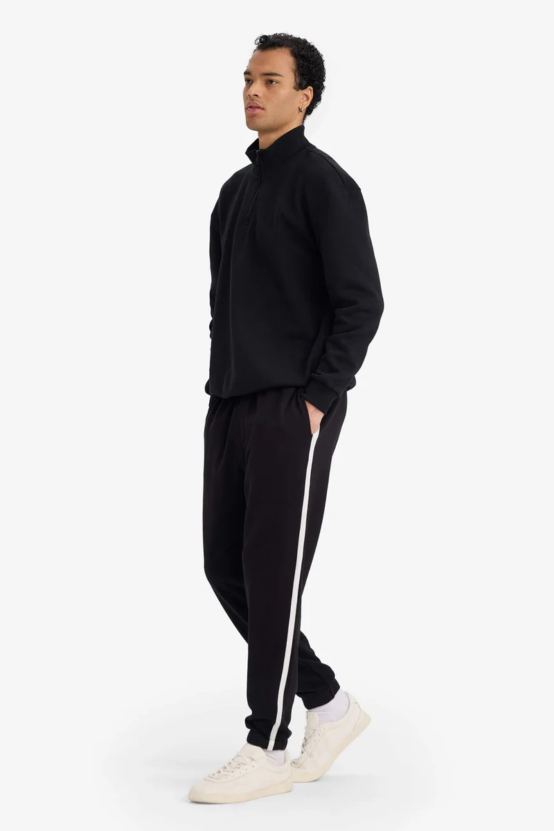 ديفاكتو Regular Jogger Pants