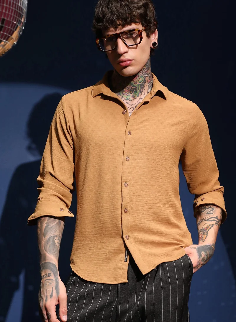 Campus Sutra Men's Sienna Brown Rhombus-Texture Shirt For Casual Wear | Spread Collar | Long Cuffed Sleeves | Button Closure | Shirt Crafted With Comfort Fit For Everyday Wear