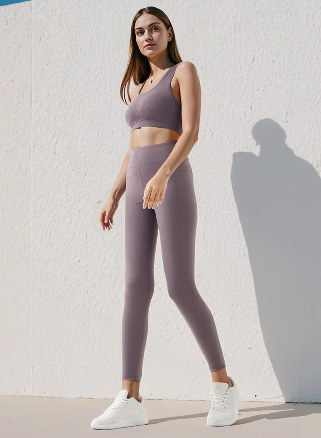 ادوت من سبلاش حمالة صدر رياضية بنقوش مع ظهر متقاطع