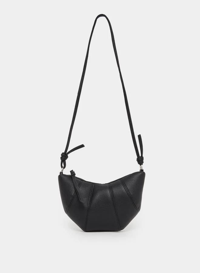 Styli Styli Black Plain Shoulder Bag with Zip Closure