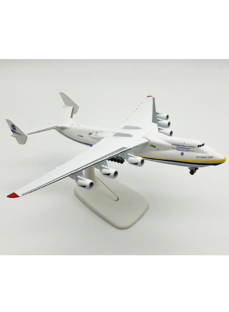 1:400 Scaled Antonov AN225 Transport Airplane Model - Image 1