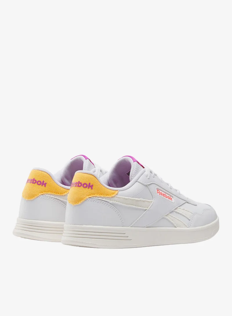 ريبوك A little metal bling is all these women's Reebok Shoes need. The side stripes get a touch of glam with a hammered, metallic look. Metallic branding details complete the shimmery vibe. Small bubbles make them comfortable enough to wear from the pre party to the last call.