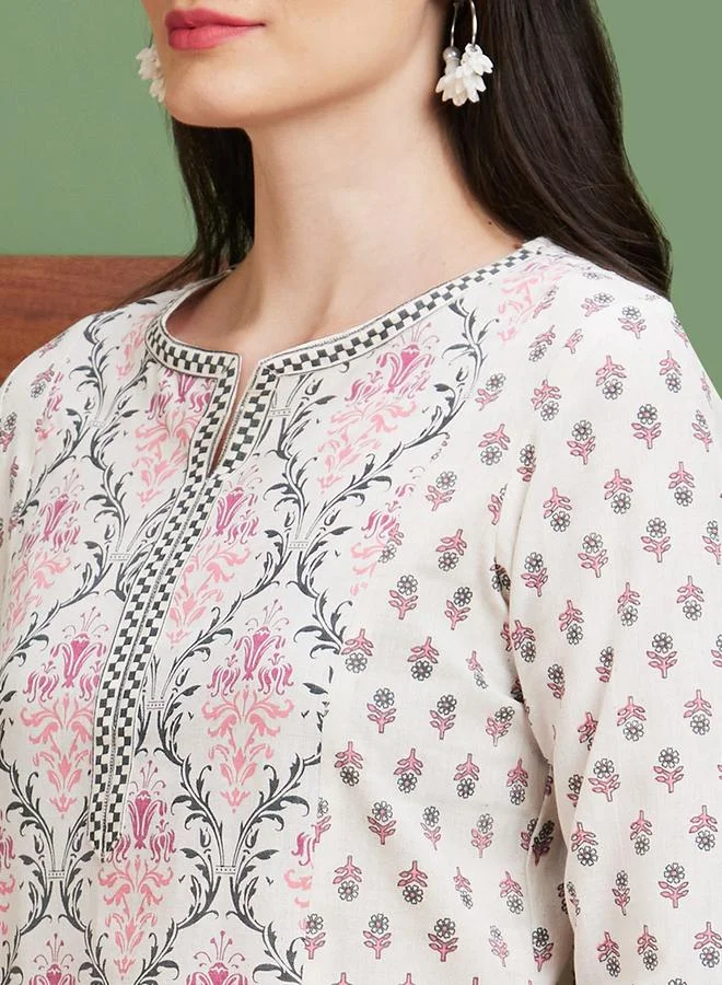 globus Globus Off White Ethnic Motifs Side Slits Paneled Straight Kurta