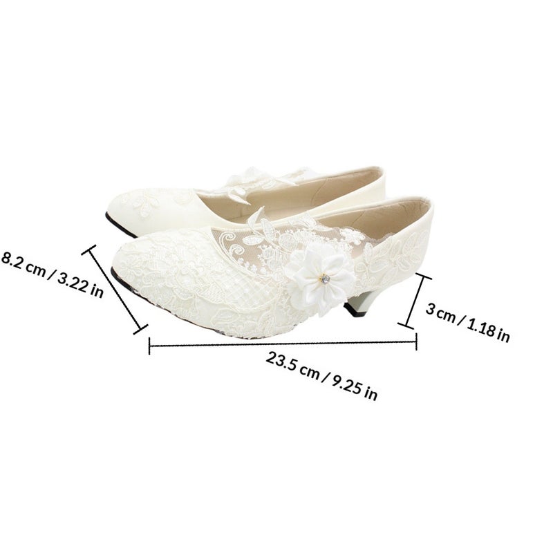 1 Pair of Fashion Wedding Shoes Romantic Lace Shoes Wedding Footwear (White) - Image 2