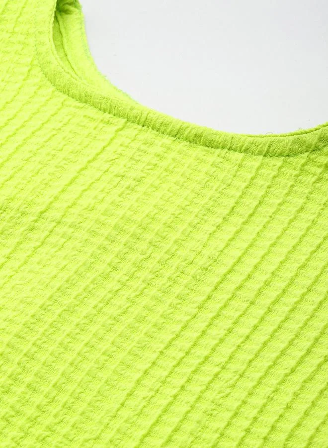 مرفوعة بلوزة قصيرة بنسيج محبوك