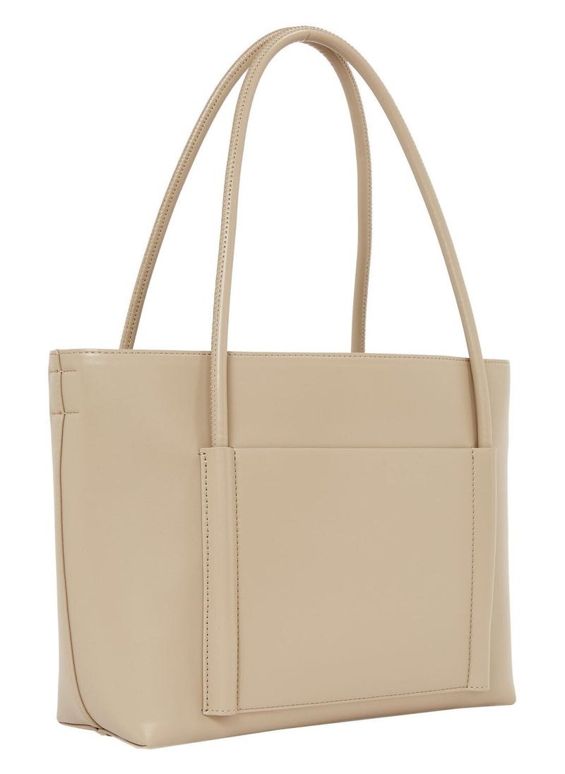 CALVIN KLEIN MEDIUM SHOPPER  - Image 2