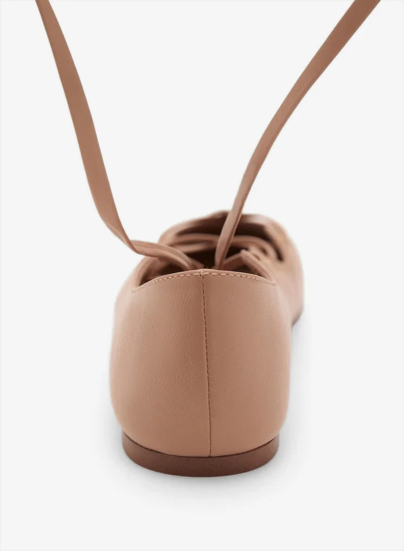 مانجو باليرينا جلد بأشرطة متقاطعة