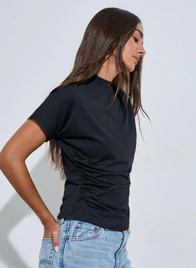ستايلي Black Solid Ruched Side Fitted T-Shirt