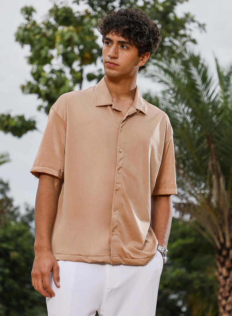 كامبوس سوترا Campus Sutra Men Satin Resort Oversized Shirt | Cuban Collar Short Regular Sleeves | Button Closure Straight Hem | Solid Plain | Woven Fabric For Casual & Daily Wear | Sand Beige