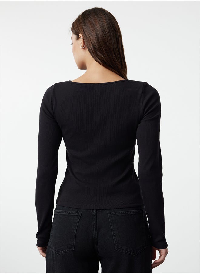 Black Button Detailed Crew Neck Ribbed Flexible Regular Length Knitted Blouse TWOAW25BZ00030
