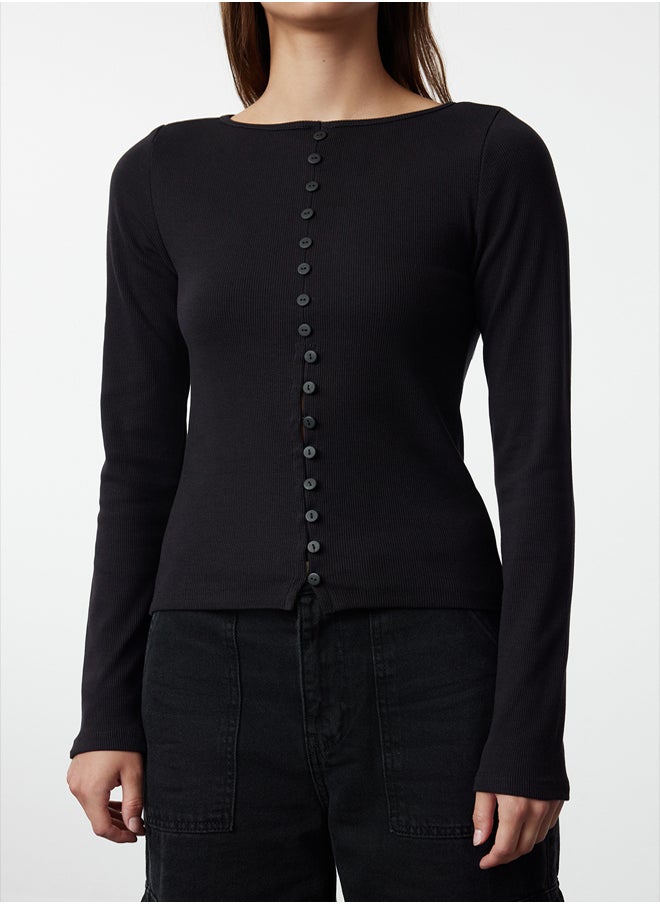 Black Button Detailed Crew Neck Ribbed Flexible Regular Length Knitted Blouse TWOAW25BZ00030