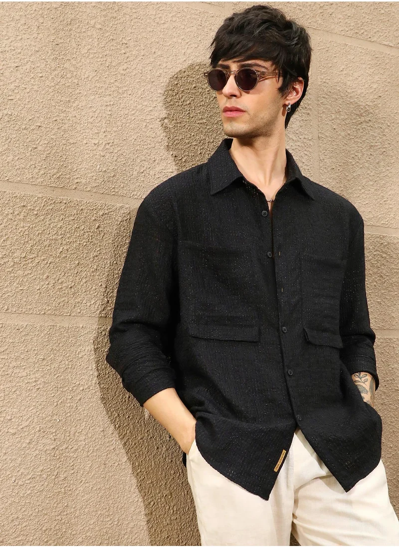 كامبوس سوترا Campus Sutra Men's Midnight Black Straw-Tactile Utility Oversized Shirt For Casual Wear | Spread Collar | Long Sleeve | Button Closure | Oversized Shirt Crafted With Comfort Fit For Everyday Wear