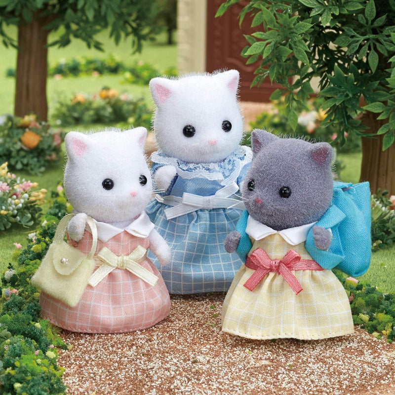 Epoch Sylvanian Families  Doll (White Persian Cat Girl) Ni-105 ST Mark Certified, for Ages 3 and Up, Toy, Dollhouse Sylvanian Families - Image 3