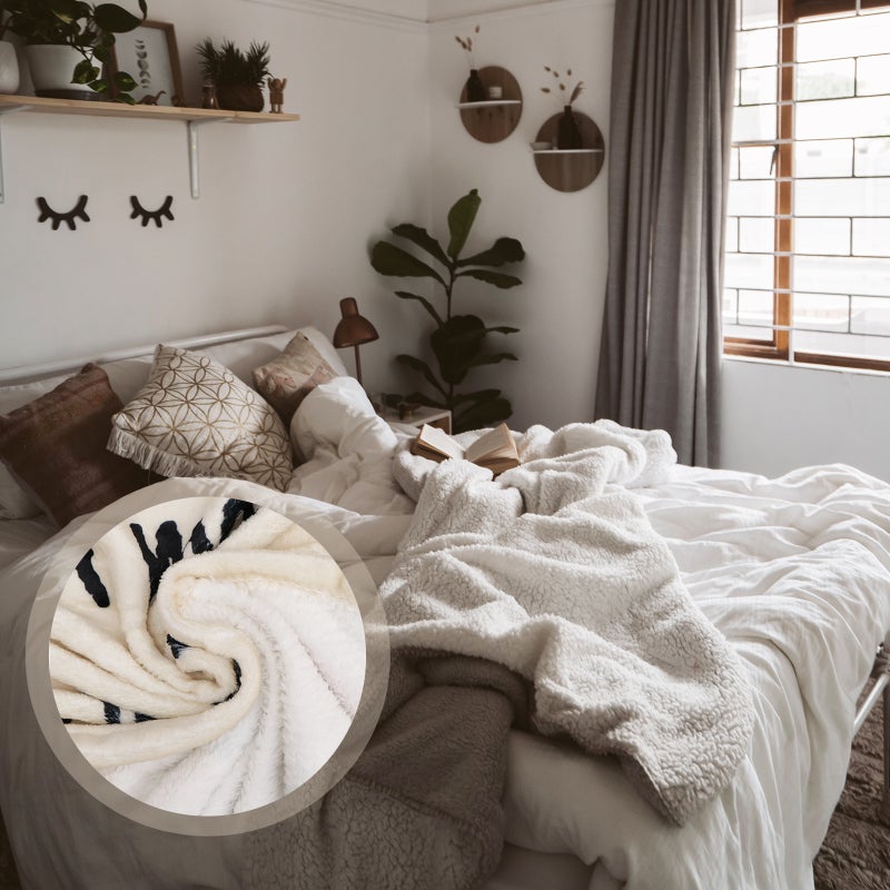2 pcs Letter Style Blanket Decorative Sleeping Blanket Comfortable Flannel Blanket - Image 5