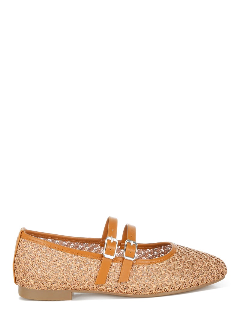 لندن راج حذاء باليرينا مزود بإبزيم دبوسي بلون أسمر - Image 1