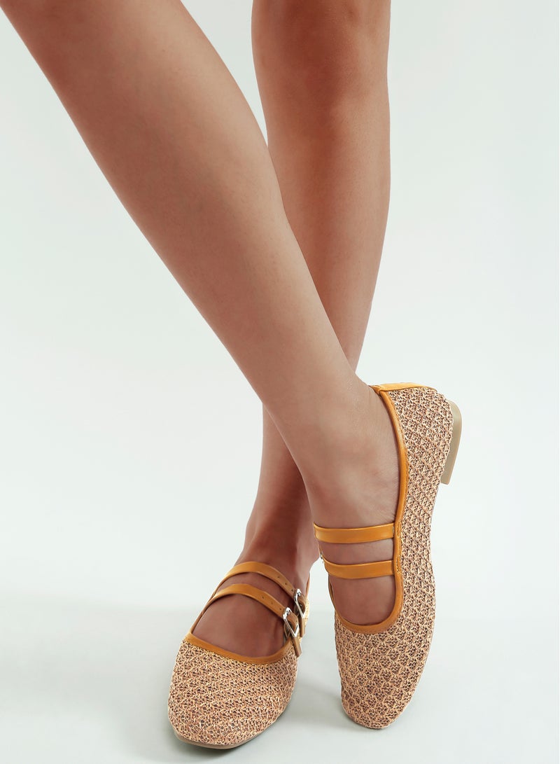 لندن راج حذاء باليرينا مزود بإبزيم دبوسي بلون أسمر - Image 2