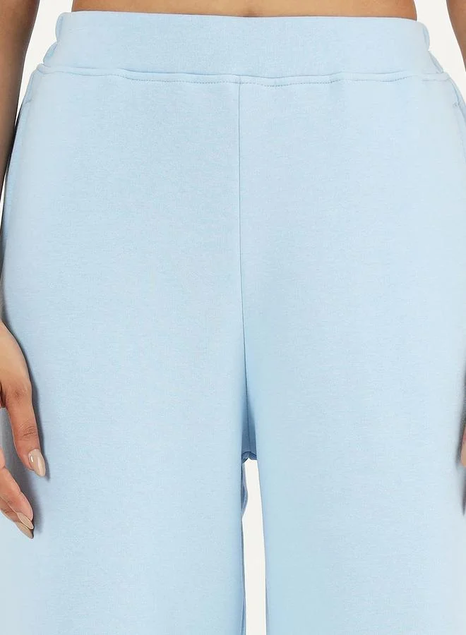 فيميلا بنطال رياضي فليس بقصة أرجل مستقيمة