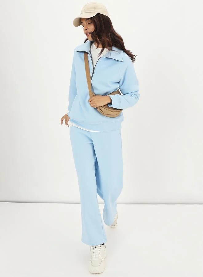 فيميلا بنطال رياضي فليس بقصة أرجل مستقيمة