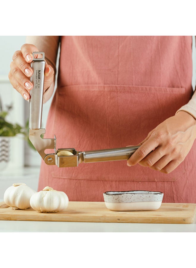 NAVA Stainless Steel Garlic Press "Acer" -Silver - Image 2