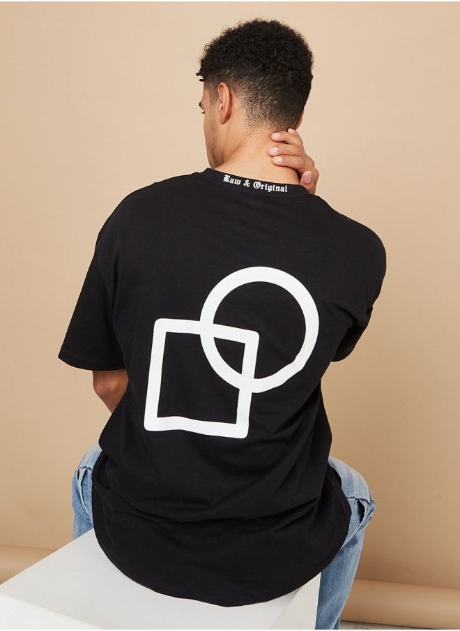 Back Shape Graphic Print Oversized T-Shirt - pzsku/ZF4878A5DB15A1D5ED26EZ/45/_/1710419895/da566290-9947-400b-bce9-350b048852d8