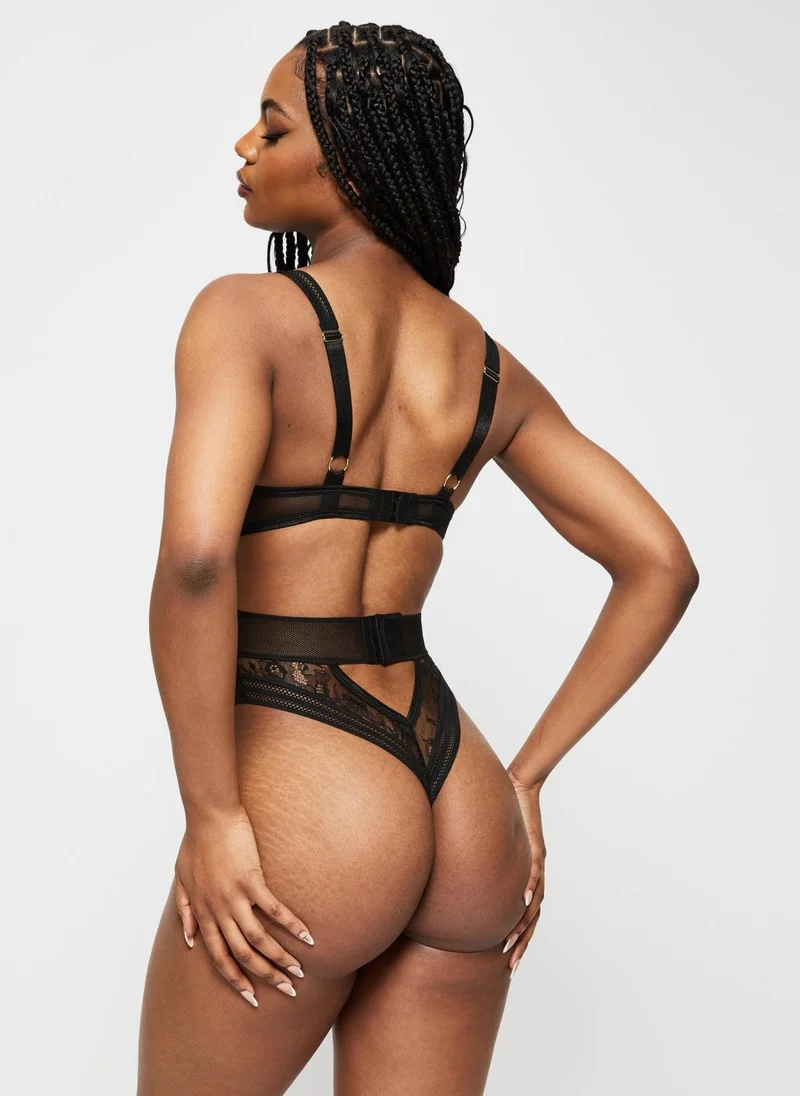 آن سمرز Ann Summers The Eternal Body