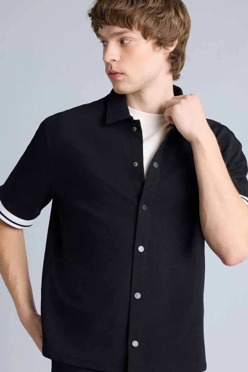 ديفاكتو Boxy Fit Shirt Collar Short Sleeve Shirt