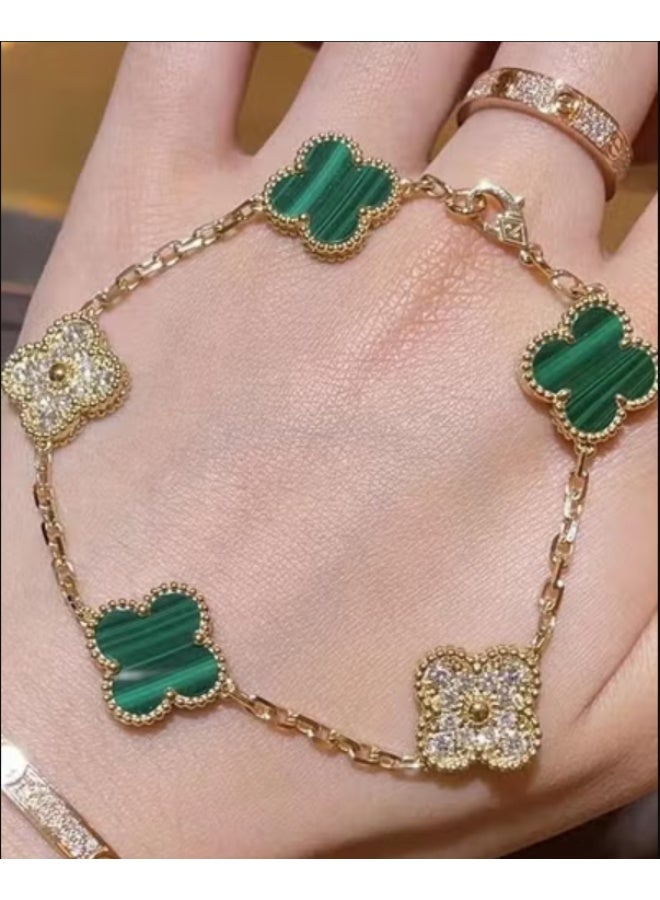 Van Women's 18K Gold Bracelet with Malachite Green and Diamonds - Image 1