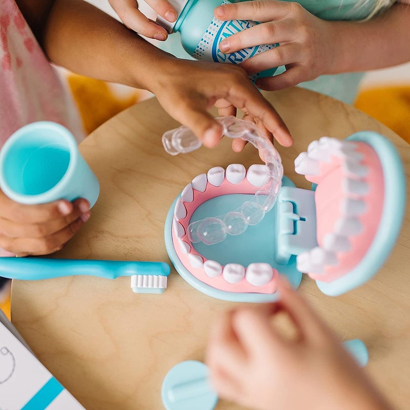 Melissa & Doug Super Smile Dentist Kit Playset (25 Pieces) - Image 3