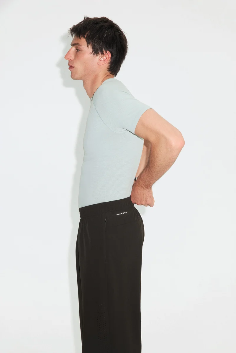 H&M  Muscle Fit Sports T-shirt with DryMove™ for Men | Best Price UAE