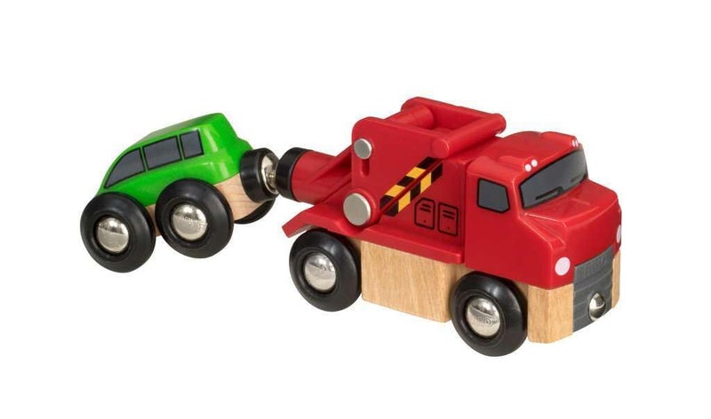 BRIO World 33528  Reliable Tow Truck  Wooden Toy Train Accessory for Kids Aged 3  Magnetic Coupling  Compatible with Other Railway Toys  FSCCertified Beech Wood - Image 2