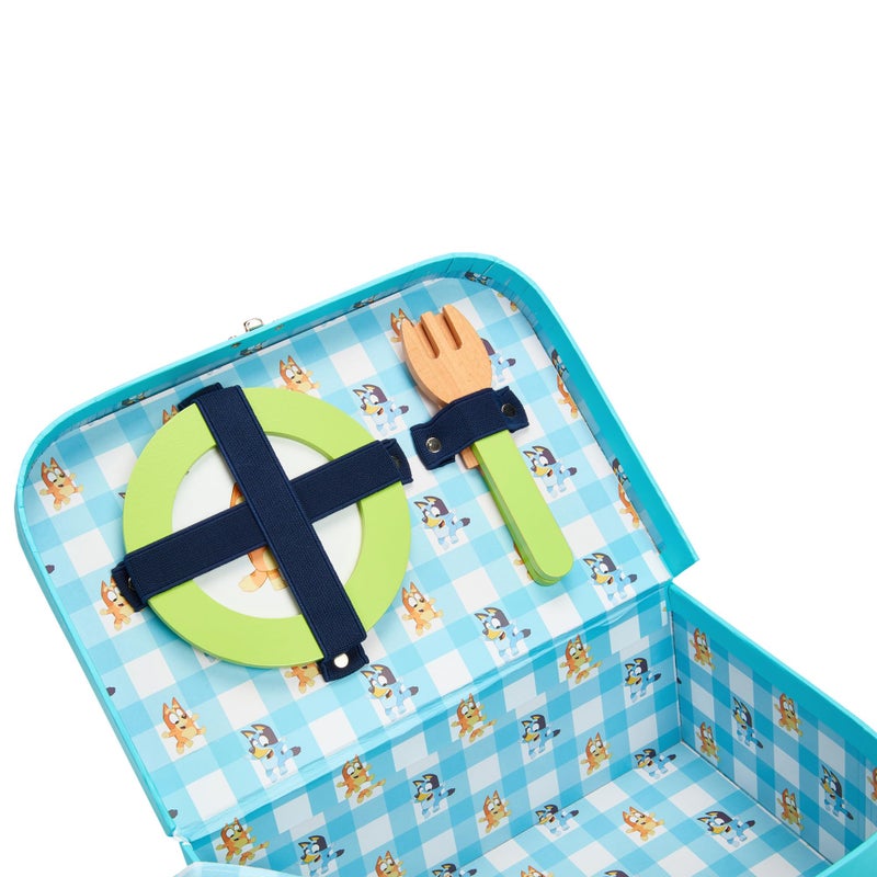 Bluey – Picnic Basket Set – 30 Piece Wooden Roleplay Toy with Carry Case, Cutlery & Pretend Food Accessories for Kids – FSC-Certified Material – Fun Imaginative Kit for 3 Years and Up - Image 4
