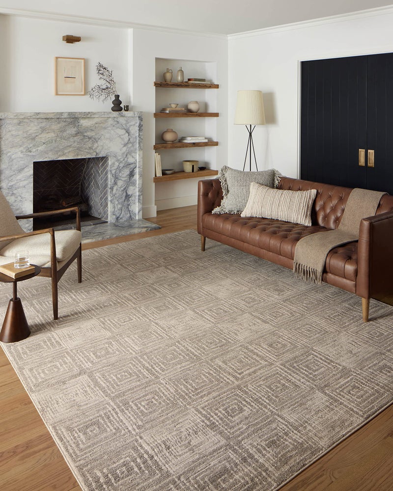 Loloi Darby Collection DAR-05 Beige/Grey 2'-7" x 4' Accent Rug - Image 1