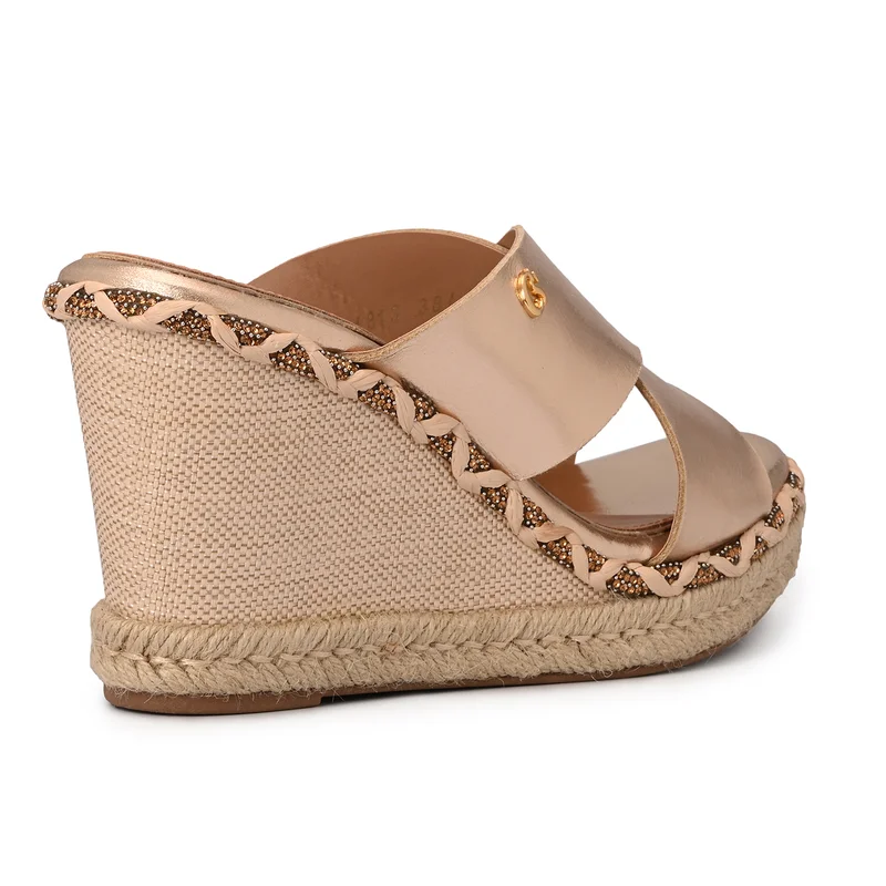 كارمن ستيفنز صندل ويدج ذهبي