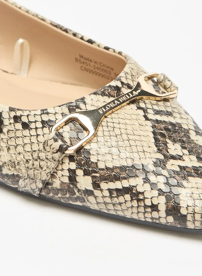فلورا بيلا من شو إكسبرس Women's All-Over Animal Print Slingback Slip-On Flat Sandals