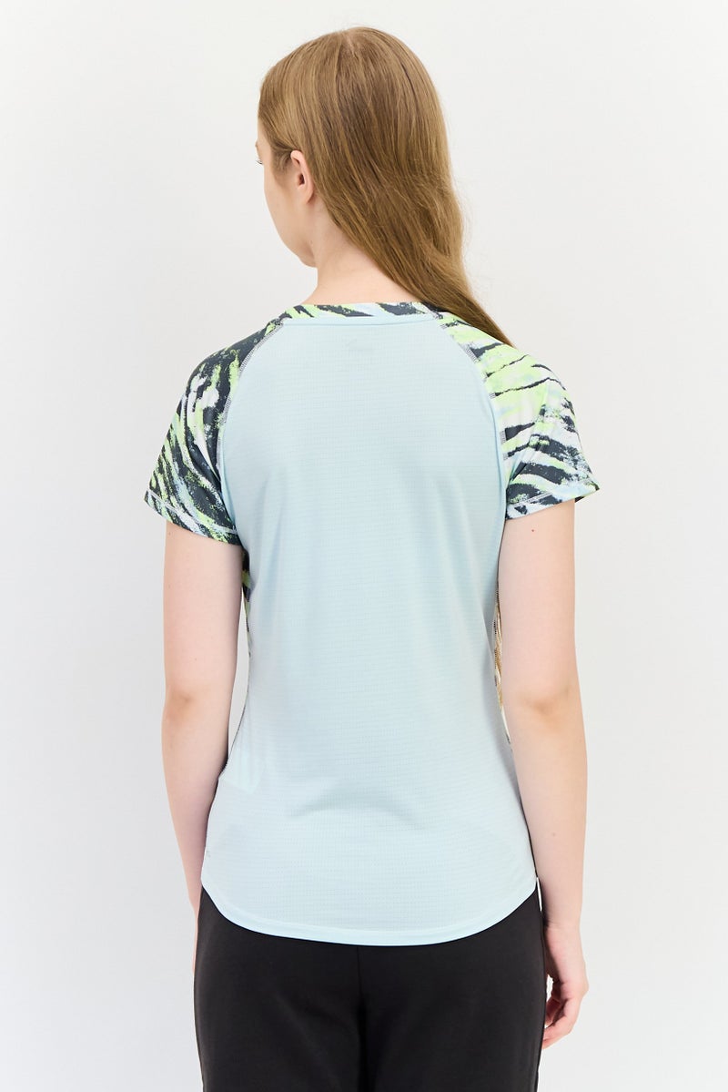 PUMA تي شيرت جري نسائي بقصة عادية بأكمام قصيرة بشعار العلامة التجارية، متعدد الألوان - Image 2