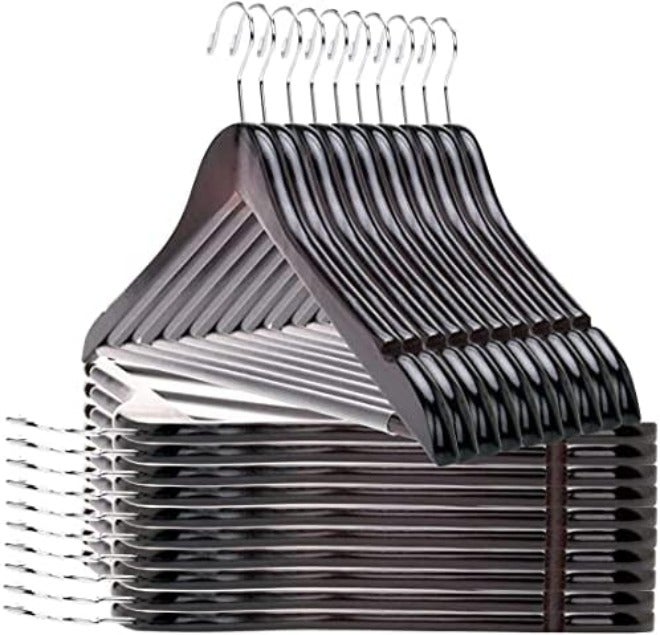 Quality Hangers شماعات خشبية عالية الجودة - طقم شماعات مقوسة قليلاً - شماعات معاطف من الخشب الصلب بخطافات كرومية أنيقة - شماعات متينة للملابس، والسترات، والقمصان، والسراويل، والبدلات (لون طبيعي، 10 قطع) - Image 2