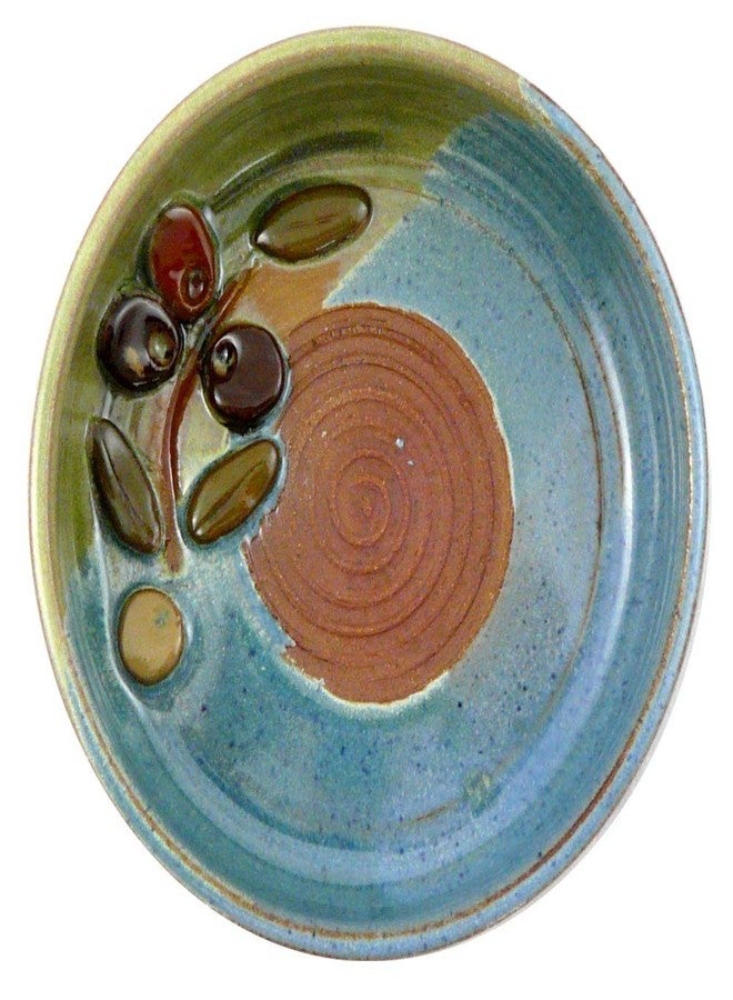 Modern Artisans طبق مبشرة ثوم بتصميم زيتون، مصنوع من الخزف الحجري، صنع في الولايات المتحدة الأمريكية - Image 2