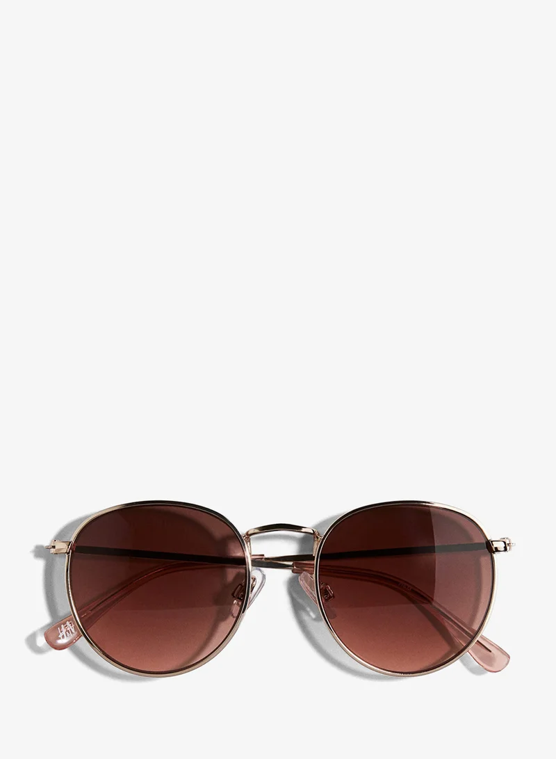 Round sunglasses