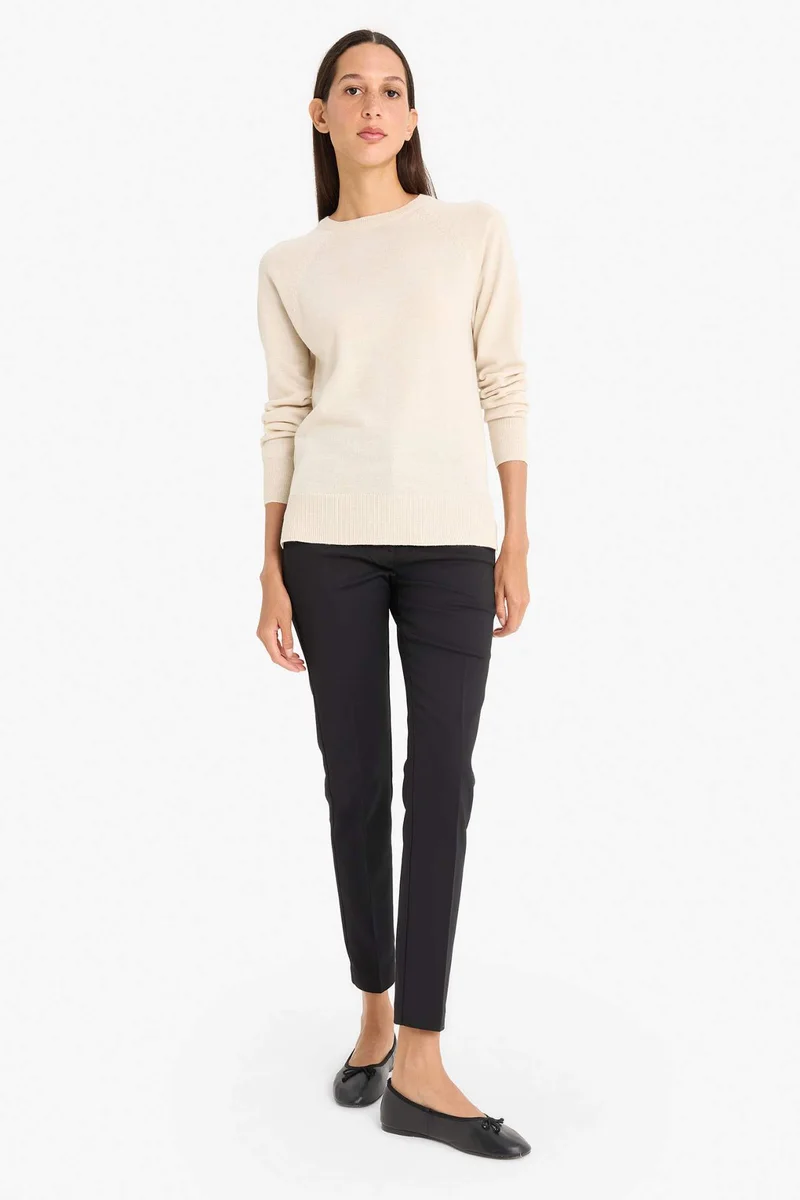 ديفاكتو Relax Fit Crew Neck Basic Knit Pullover