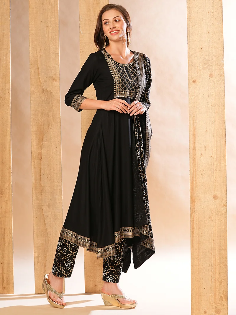 جلو باص Women Embroidered Yoke A-Line Kurta With Printed Trouser & Dupatta