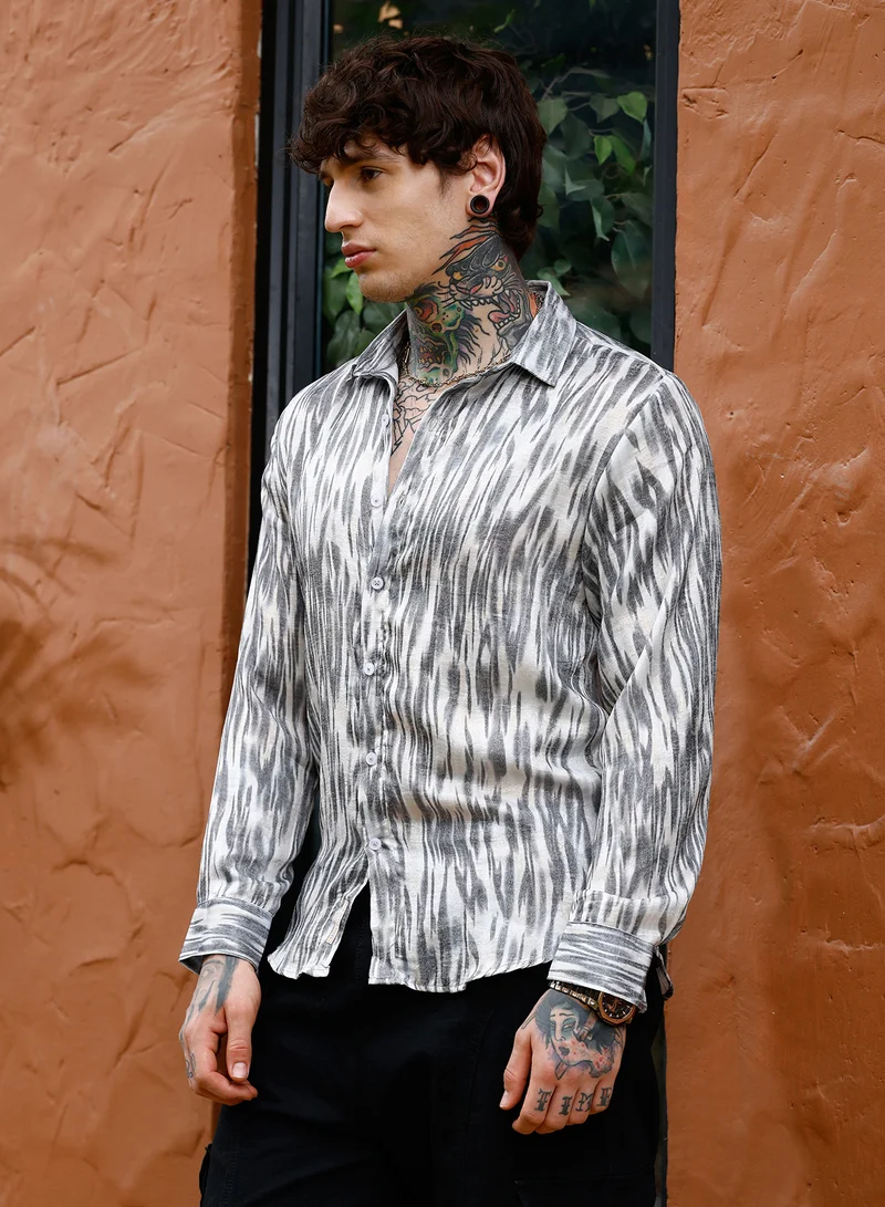 Campus Sutra Campus Sutra Men Contrast-Brush Imprint Shirt | Spread Collar Long Cuffed Sleeves | Button Closure Curved Hem | Abstract-Print Plain | Woven Fabric For Casual & Daily Wear | Charcoal Grey
