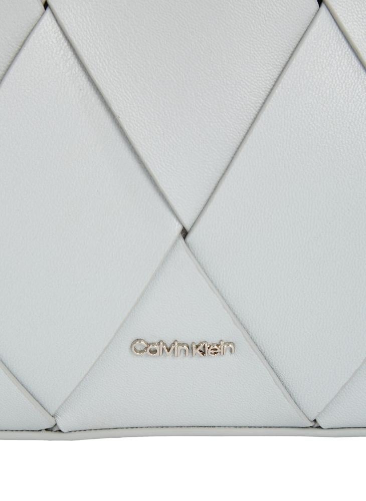 CALVIN KLEIN ELONGATED SHOULDER BAG  - Image 3