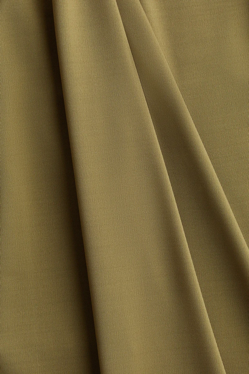 اتش اند ام بلوزة بكتف واحد