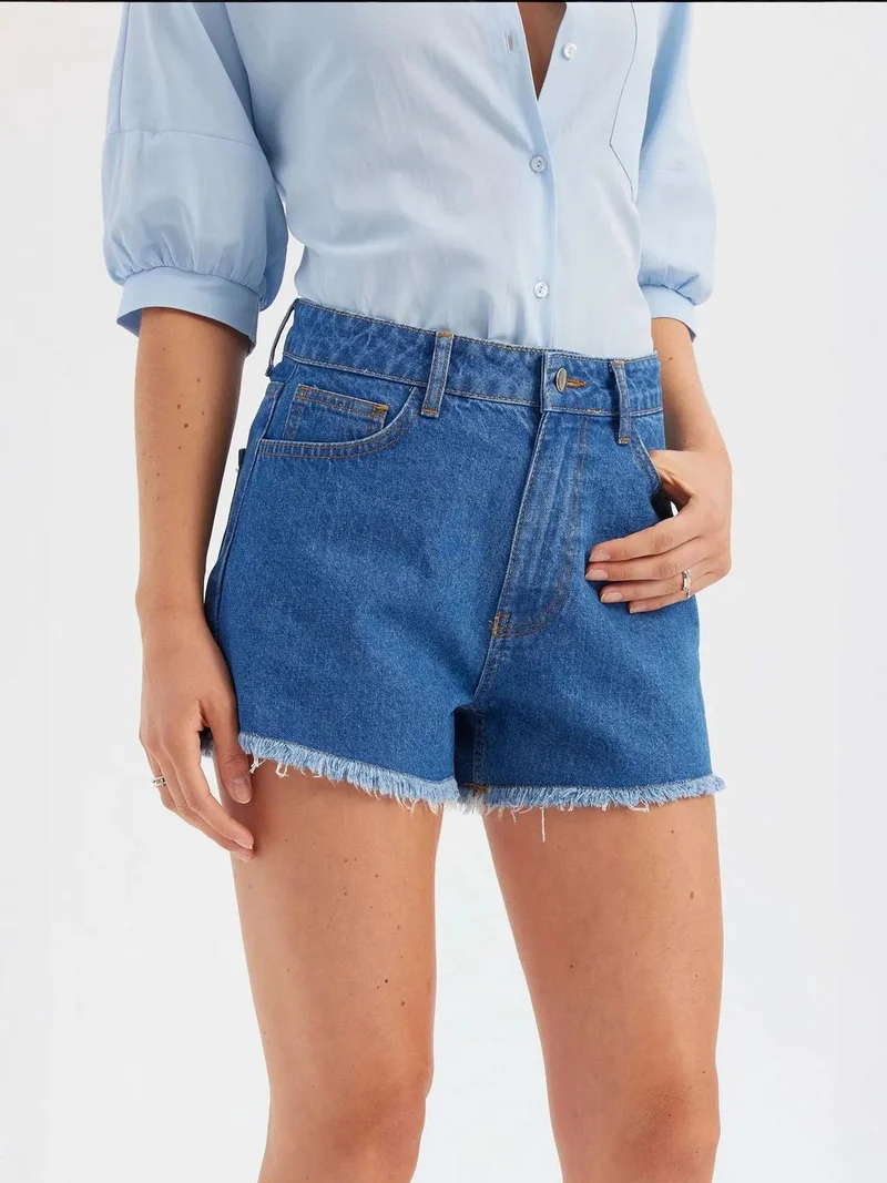 زوبعة شورت جينز عالي الخصر سادة