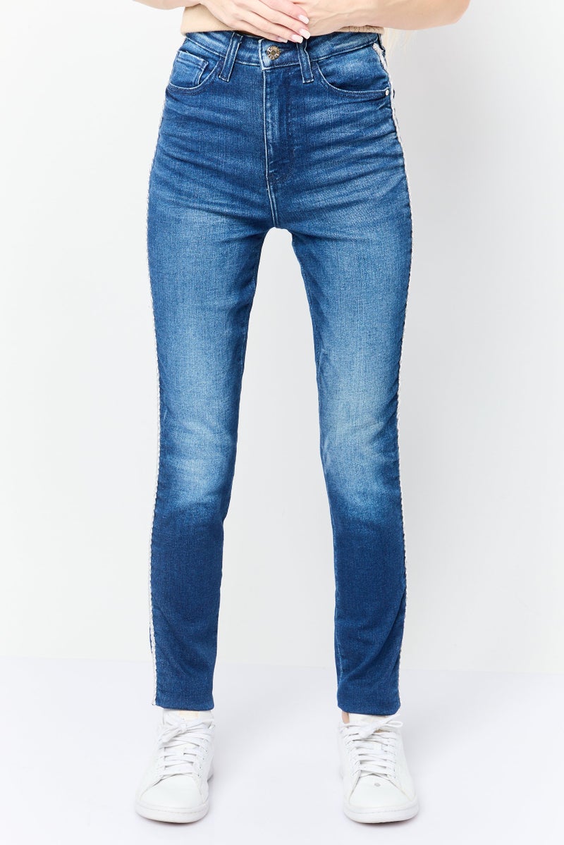 GUESS Women Skinny Fit Wash Stretchable Denim, Blue - Image 1