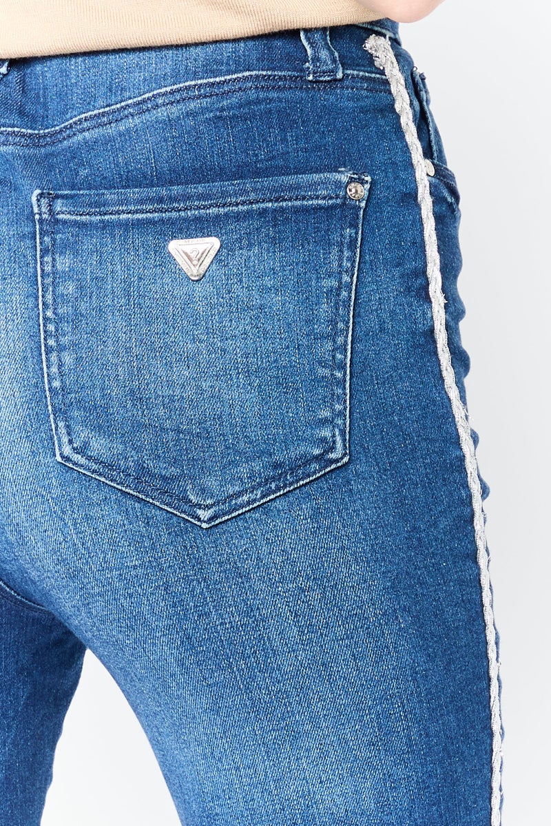 GUESS Women Skinny Fit Wash Stretchable Denim, Blue - Image 3