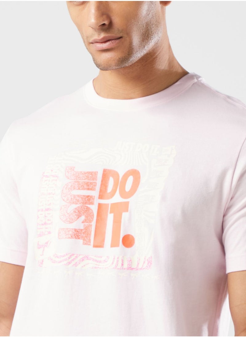 Nike - Nsw Brandriff Jeddi T-Shirt - Image 1